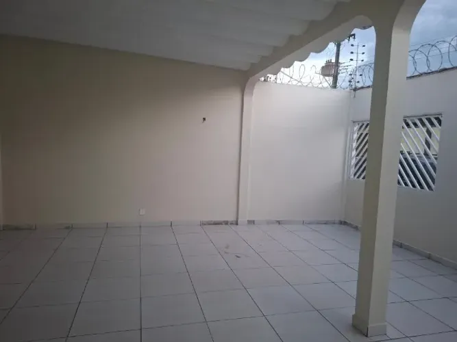 ALUGO CASA NO TUCUMÃ COM 4 QUARTOS
