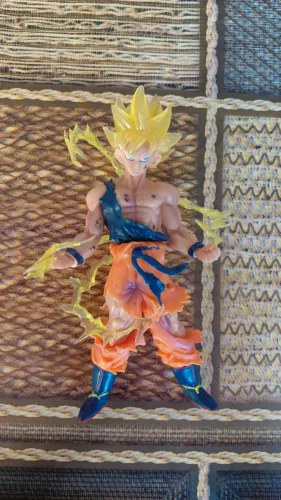 Boneco Goku
