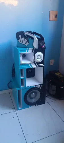 Fabricação de caixas e racks personalizados