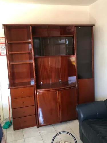 Estante Rudnick em ótimo tamanho ? R$ 1.000,00