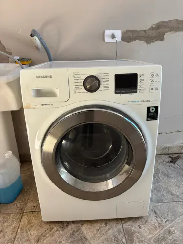 Máquina lava e seca