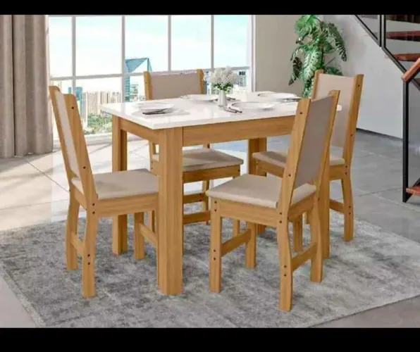 MESA COM CADEIRAS 