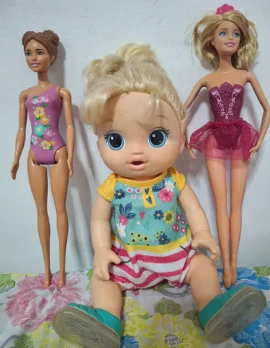 Bonecas Barbie e Baby Live
