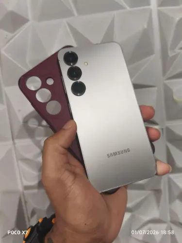 S25 normal. Snapdragon 8 elite