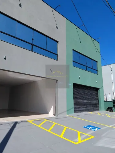 Galpão Comercial de Alto Padrão em Indaiatuba-SP 2 Salas, 3 Banheiros, 2 Vagas de Garagem