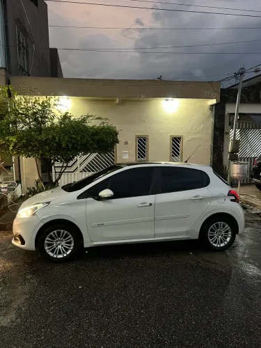 Peugeot 208 Allure 1.2 Flex 12V 5P Mec. 2017