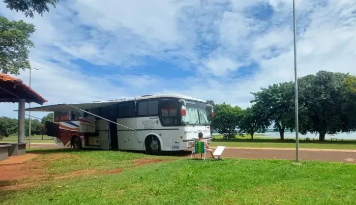 Onibus Motorhome viagio 1100 Marcopolo com porta no meio
