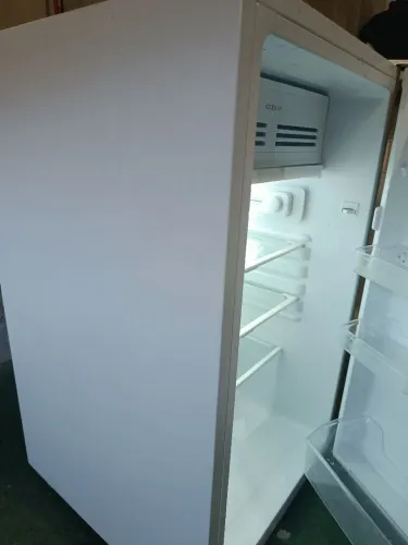 Vendo um frigobar Eletrolux um ano e meio de uso