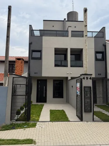Sobrado triplex 4 quartos com 125m2 no sítio cercado à venda