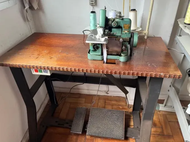 Máquina de Costura Overlock GN1-6 - Semi-Industrial