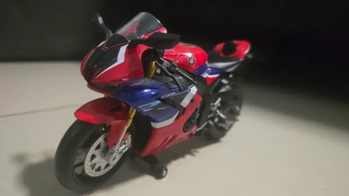Miniatura 1:12 cbr 1000rr r triple r fireblade