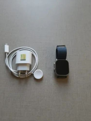 Apple Watch Ultra 49mm Titânio GPS+LTE  + Carregador