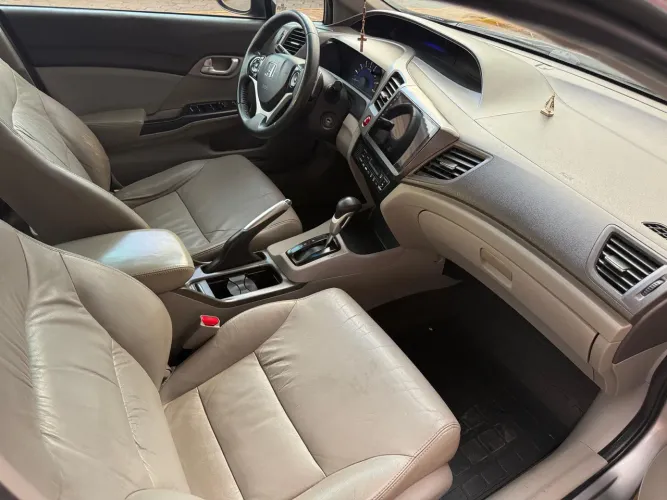 Honda Civic Sedan LXR 2.0 Flexone 16V Aut. 4P 2014