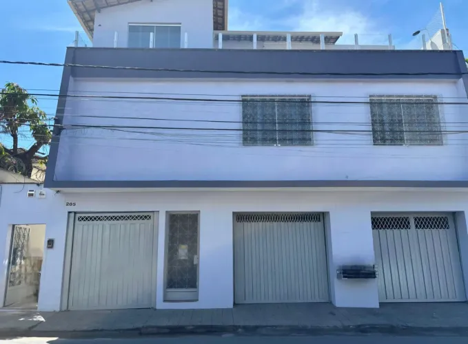 Locação residencial ou comercial Casa com cobertura privativa no bairro Paraíso -