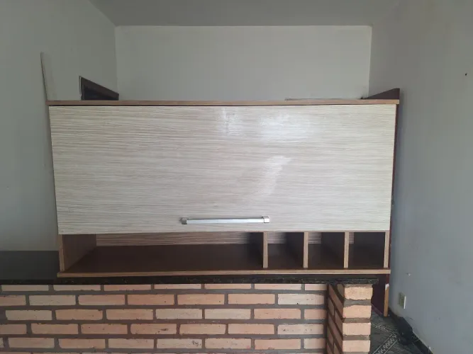 ARMÁRIO AÉREO BASCULANTE EM ÓTIMO ESTADO