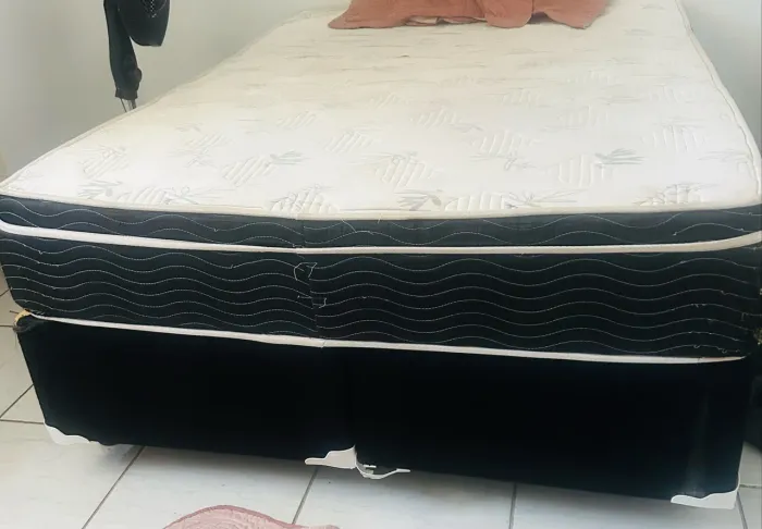 Cama de casal Ortobom