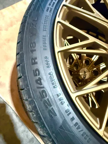 Rodas RAW aro 18 com pneus Continetal