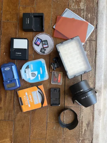 LOTE DE ACESSÓRIOS PARA FOTOGRAFIA E VÍDEO - CANON + FILTROS + CARTÕES + ILUMINADOR