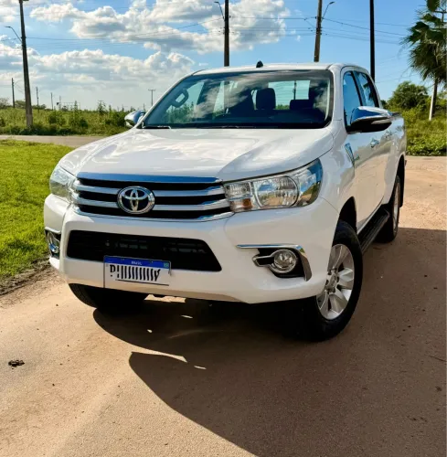 Toyota Hilux CD SR 4X4 2.8 TDI Diesel Aut. 2016