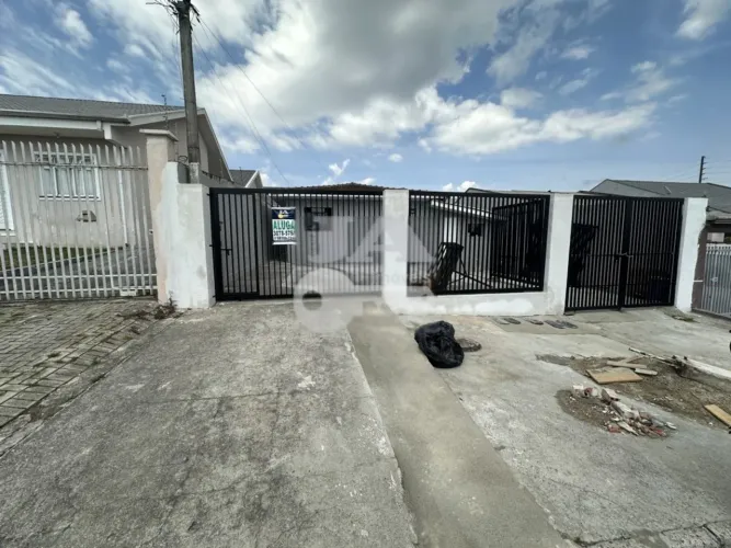 Casa Residencial com 2 quartos para alugar por R$ 2050.00, 50.00 m2 - CAPAO RASO - CURITIB
