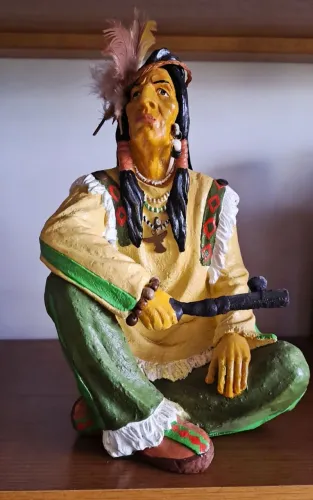 Índio de gesso