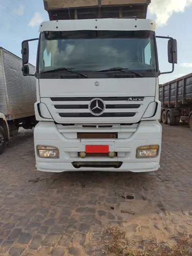 Mb axor 2035 Cavalo 2010