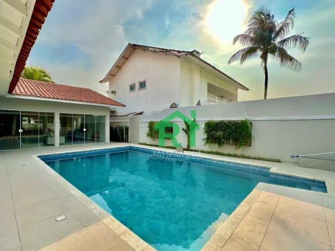 Casa com 4 quartos (4 suítes), 3 vagas e lazer à venda em Acapulco, Guarujá