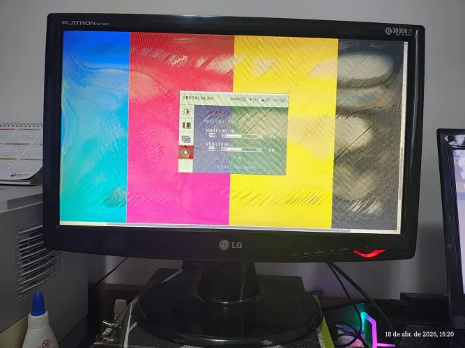 Monitor LCD Wide Screen LG Flatron W1943C com detalhe