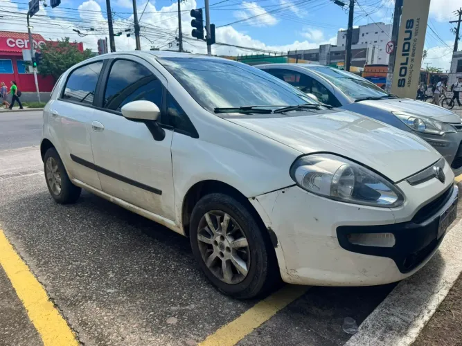 Fiat Punto Attractive 1.4 Fire Flex 8V 5P 2013