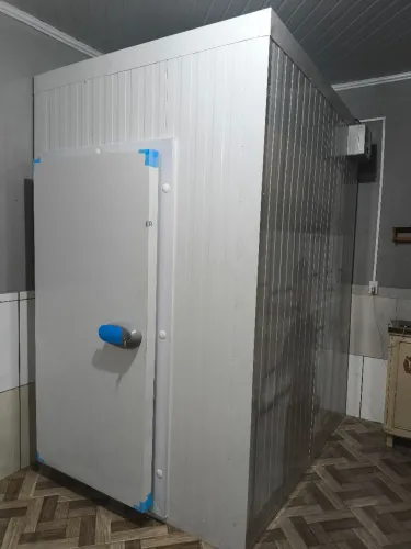CÂMARA FRIGORÍFICA RESFRIADO