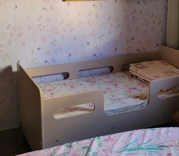 Vendo cama com colchão infantil