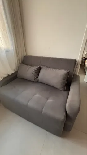 Vendo sofá cama cinza de suede