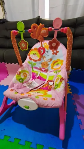 Cadeirinha vibratória com balanço