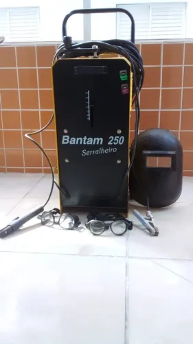Máquina de Solda ESAB Bantam 250 Serralheiro - Funcionando