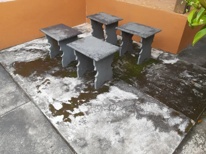 Vendo bancos de pedra ardósia .