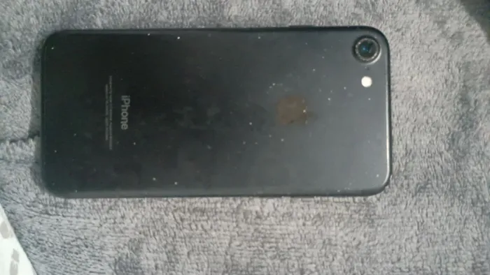 Vendo iPhone quebrado para tirar peças