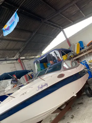 Lancha FS 210  -  21 pés 