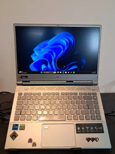 Predator TRITON 300 SE