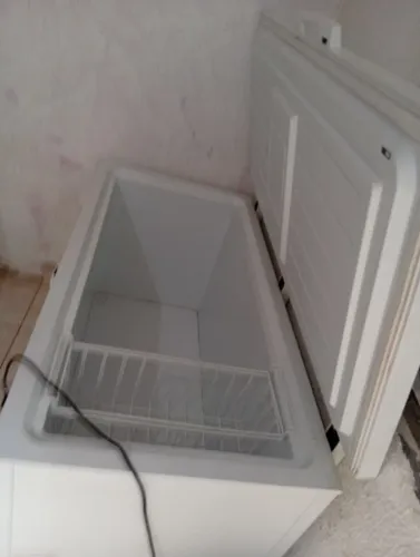Vende se um frizer seme novo 480 litro