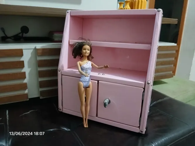 4 Móveis para boneca, 100% artesanal, em perfeito estado (Barbie não inclusa).
