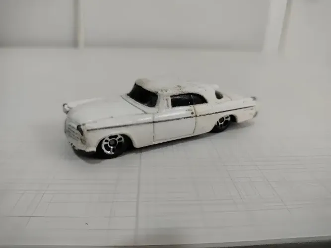 Miniatura '56 Chrysler 300b Maisto 1:64 Branco
