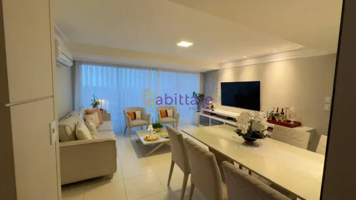Cobertura de 164m² com 4 quartos no Edifício Luggano moderno e todo reformado.