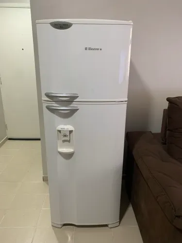 Geladeira eletrolux 127v
