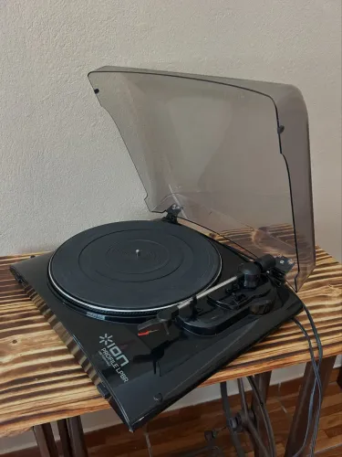 Toca discos ION Profile LPBR
