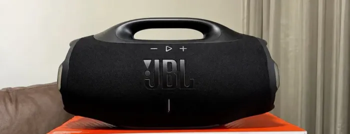 Jbl com 3 meses de uso, funcionando sem nenhuma avaria.