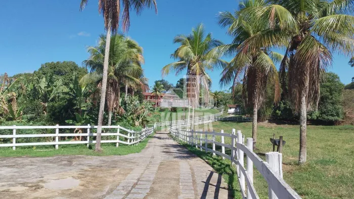 Sítio com 5 dormitórios à venda, 314600 m² por R$ 2.650.000,00 - Catimbau - Rio Bonito/RJ