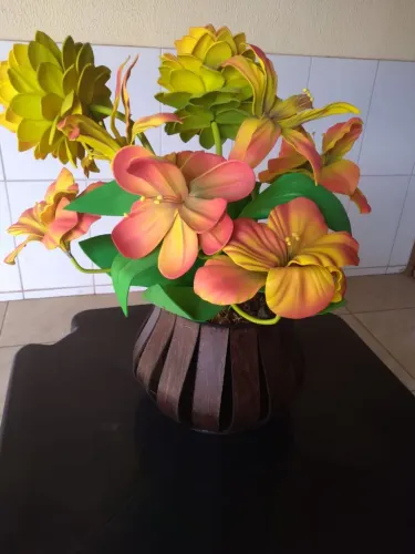 Por. 60. - Vaso decoração - E.V.A