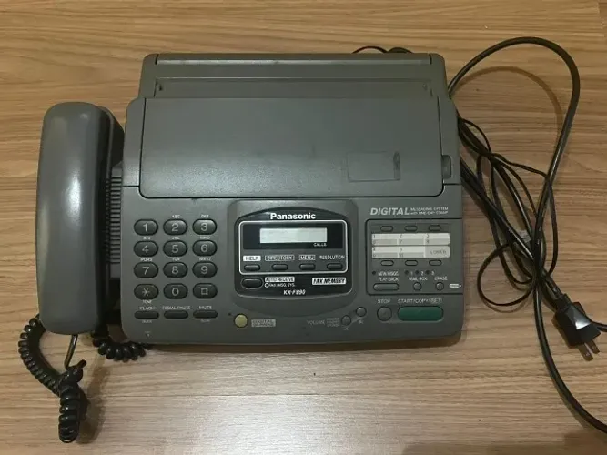 Aparelho de fax e telefone