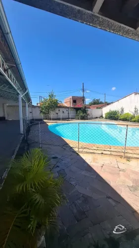 Chácara com ampla Piscina em Lorena para Locação