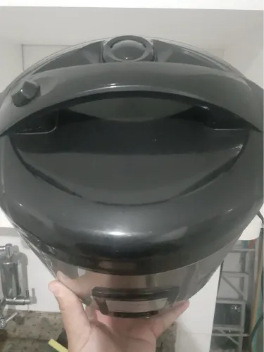 Vendo panela elétrica bivolt de cozinhar e esquentar a vapor
